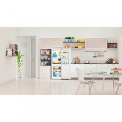 Холодильник Indesit ITR 4160 W