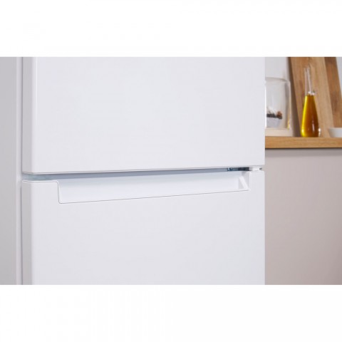 Холодильник Indesit DS 318W