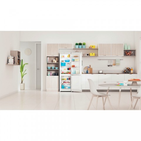 Холодильник Indesit ITR 4180 W